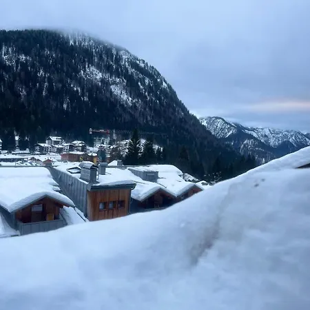 Mansarda Delle Dolomiti Nuovissimo Appartamento Madonna Exterior foto