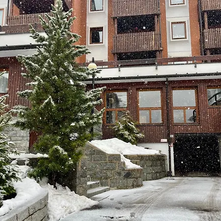 Mansarda Delle Dolomiti Nuovissimo Appartamento Madonna Exterior foto